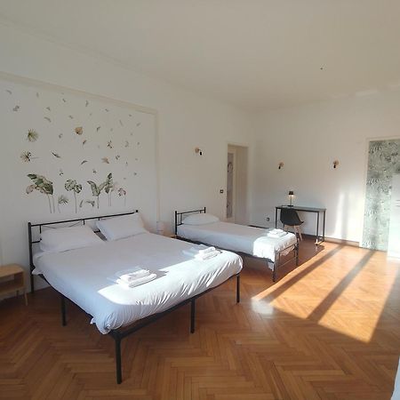 Dock Bay Lodge Hostello Триест Екстериор снимка