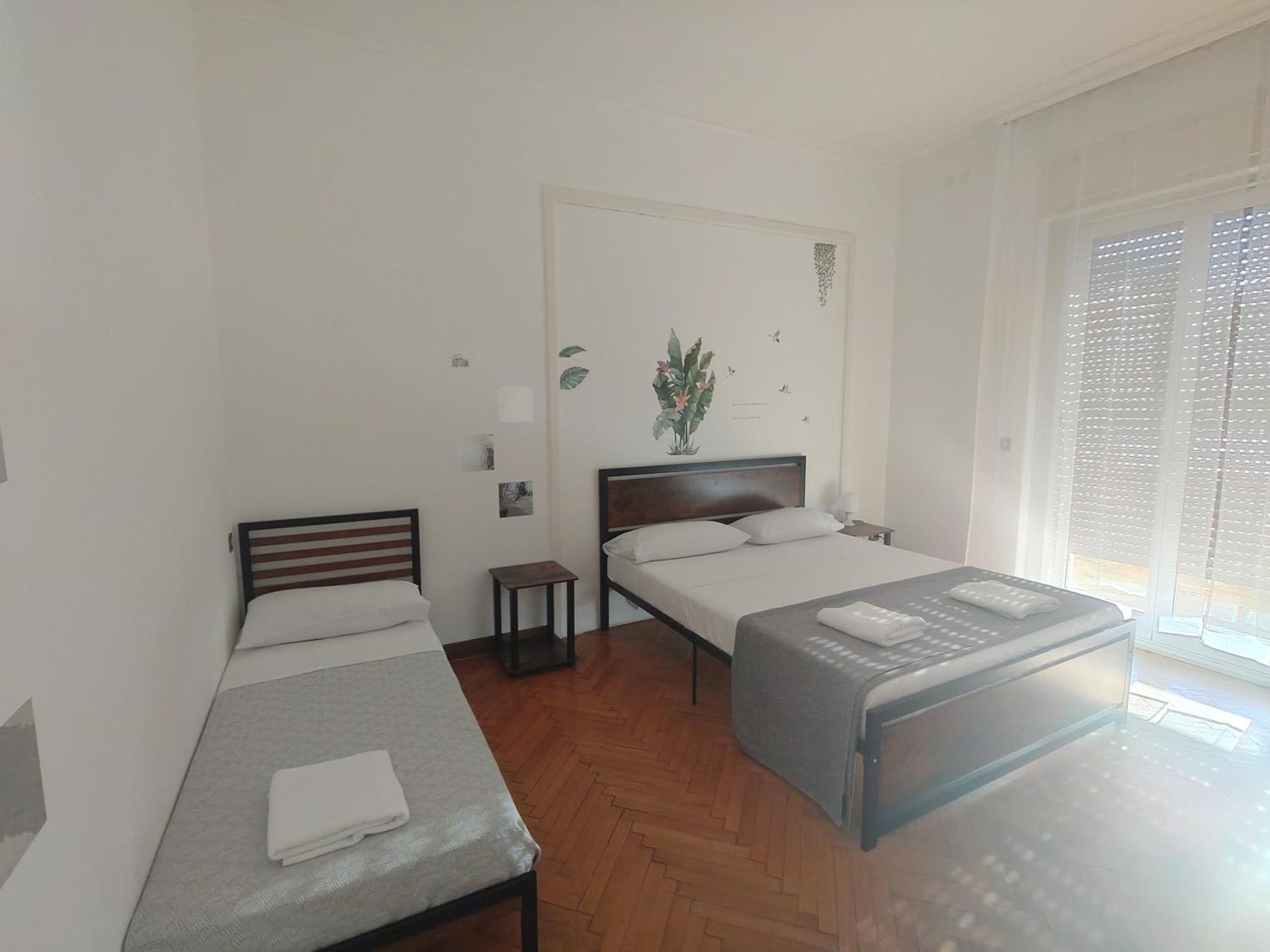 Dock Bay Lodge Hostello Триест Екстериор снимка