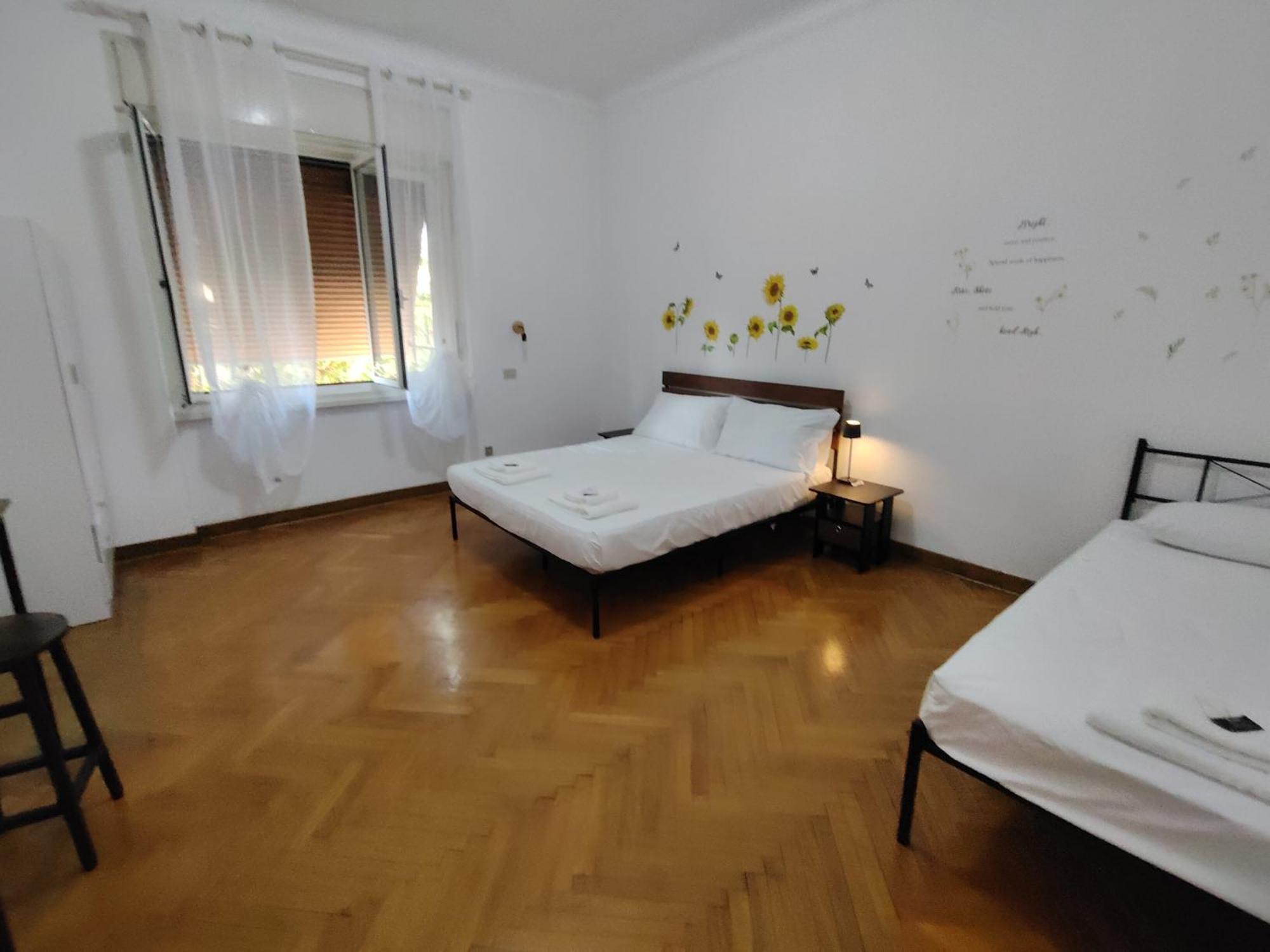 Dock Bay Lodge Hostello Триест Екстериор снимка