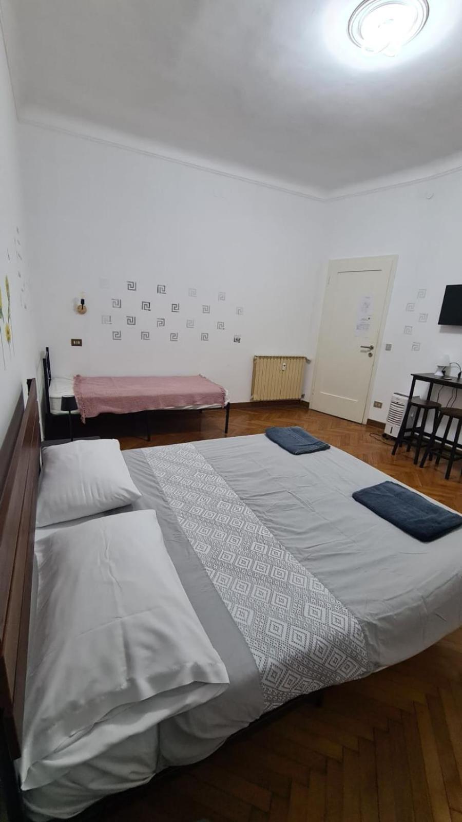 Dock Bay Lodge Hostello Триест Екстериор снимка