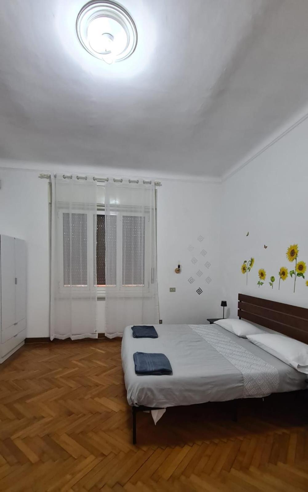 Dock Bay Lodge Hostello Триест Екстериор снимка