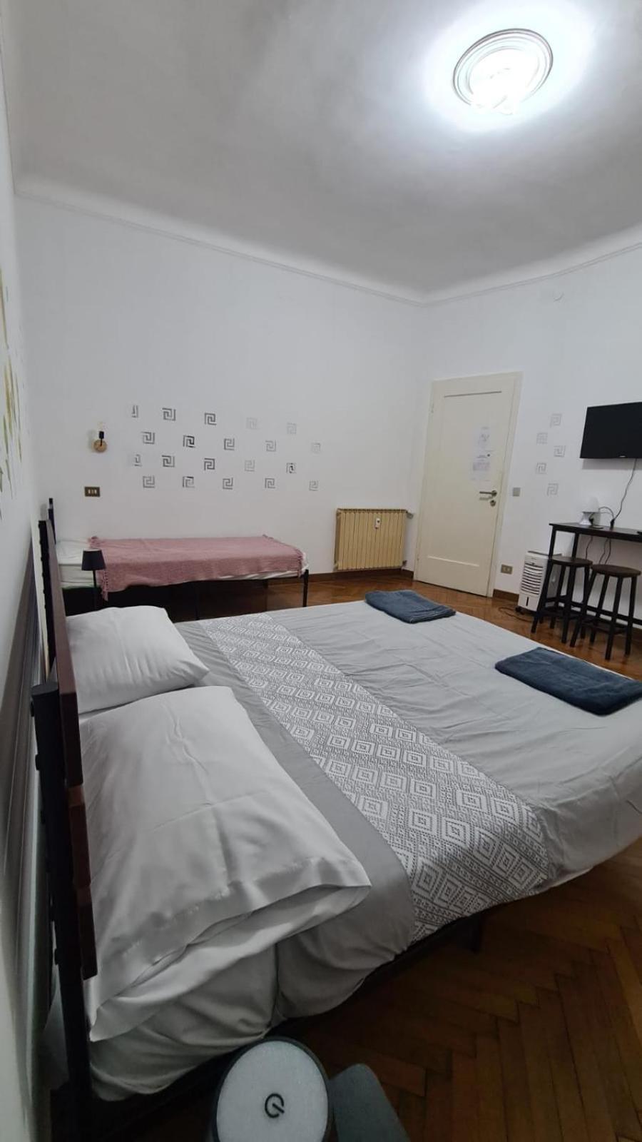 Dock Bay Lodge Hostello Триест Екстериор снимка