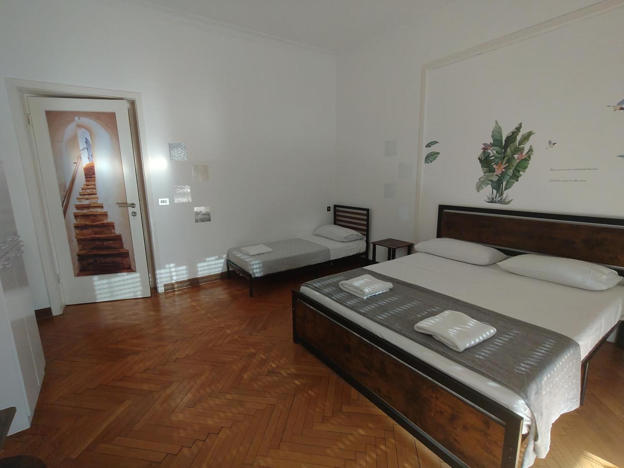 Dock Bay Lodge Hostello Триест Екстериор снимка