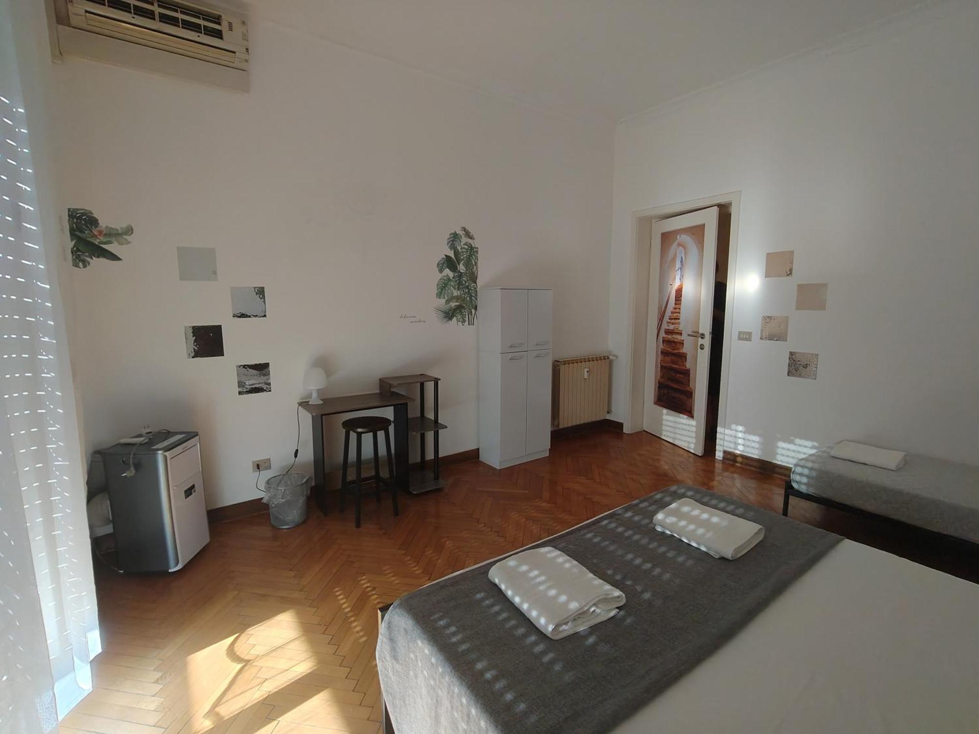 Dock Bay Lodge Hostello Триест Екстериор снимка