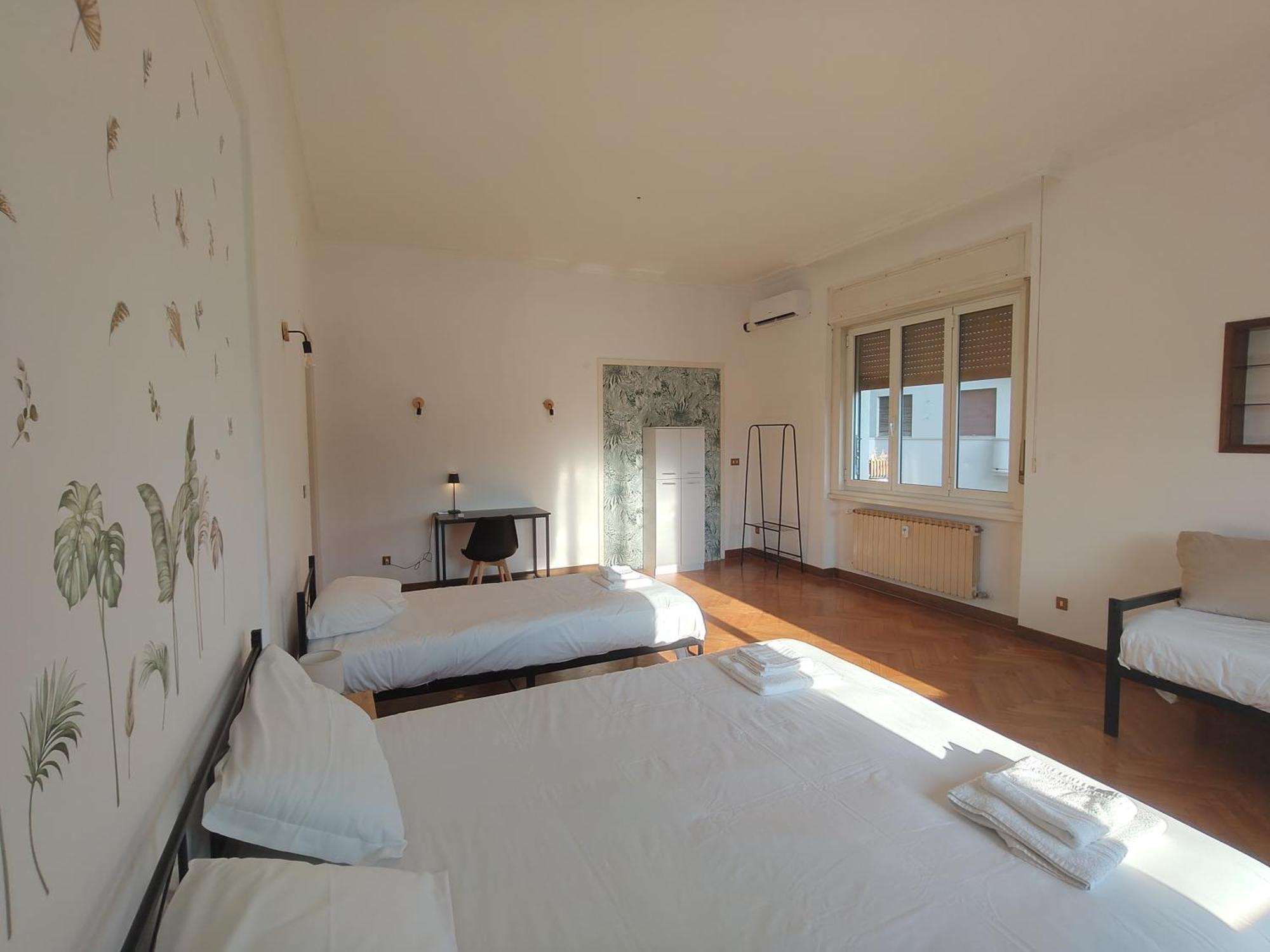 Dock Bay Lodge Hostello Триест Екстериор снимка