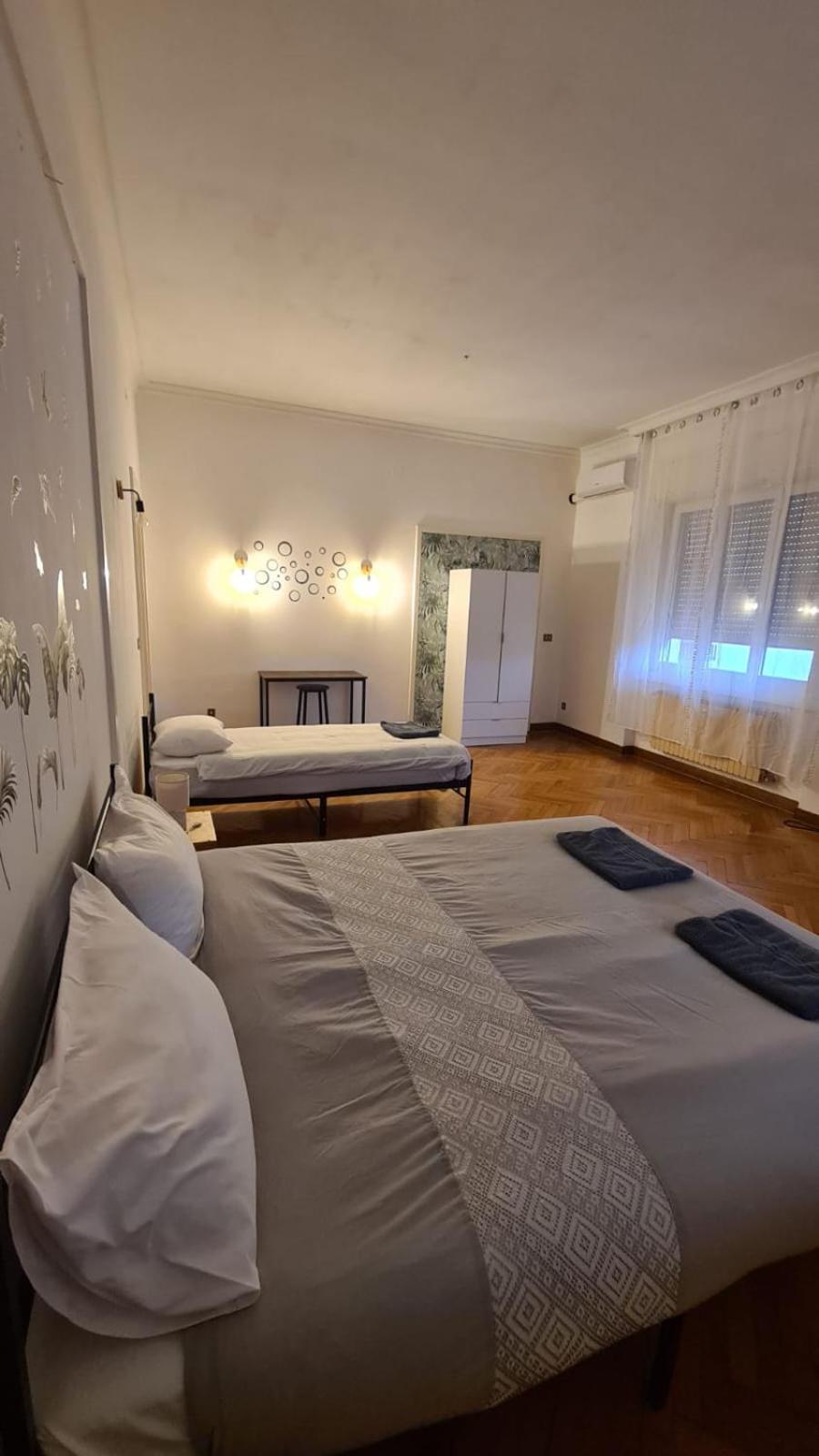 Dock Bay Lodge Hostello Триест Екстериор снимка