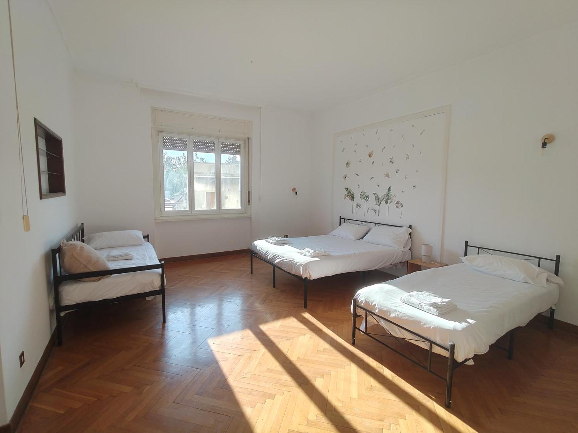 Dock Bay Lodge Hostello Триест Екстериор снимка