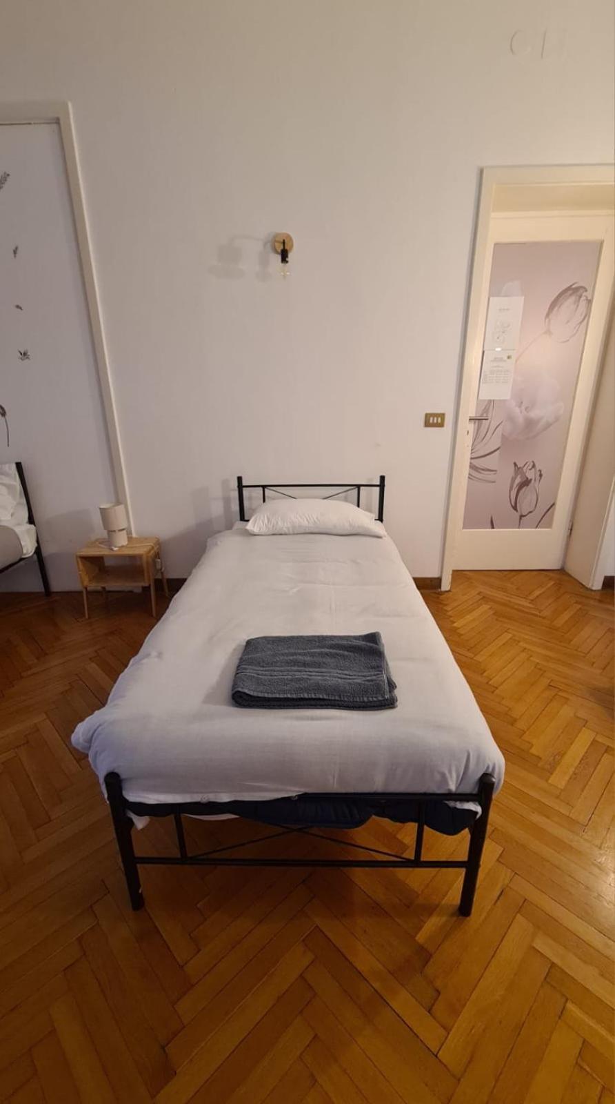 Dock Bay Lodge Hostello Триест Екстериор снимка