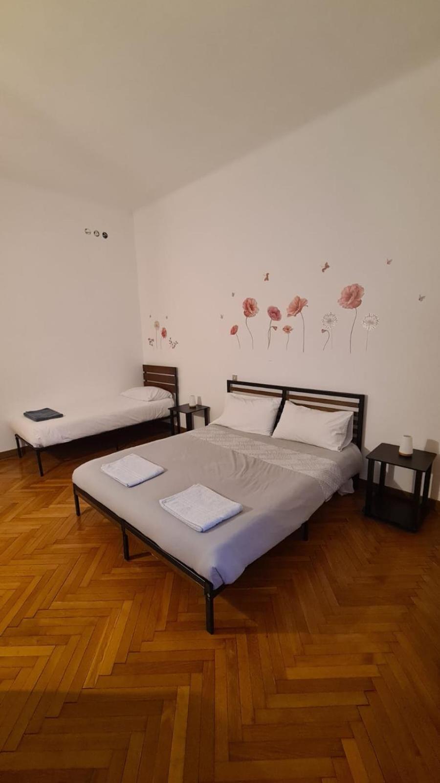 Dock Bay Lodge Hostello Триест Екстериор снимка