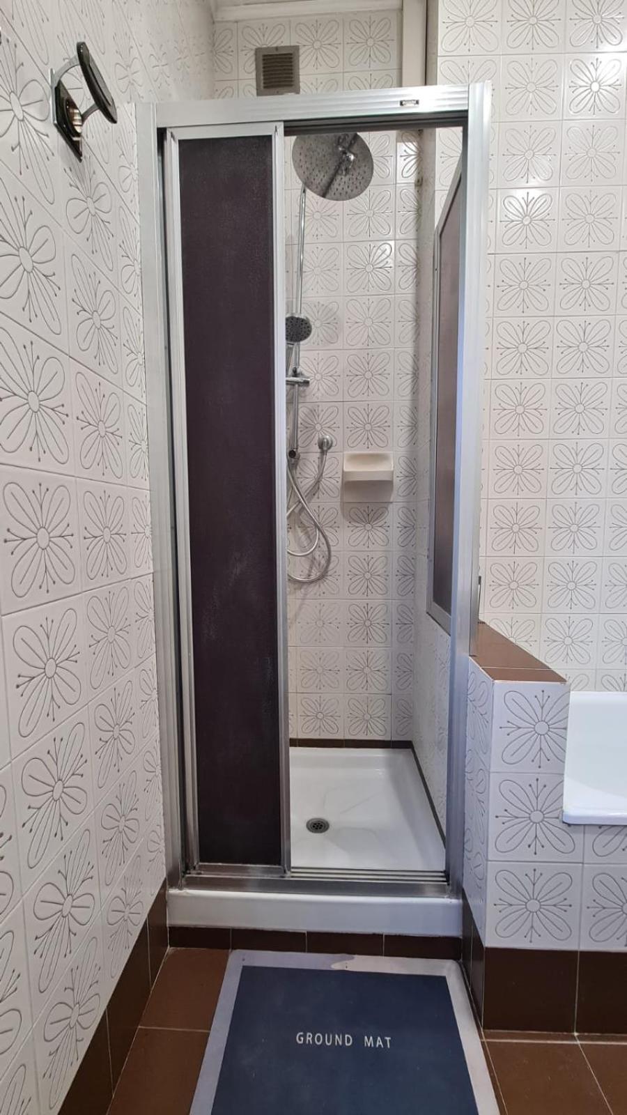 Dock Bay Lodge Hostello Триест Екстериор снимка